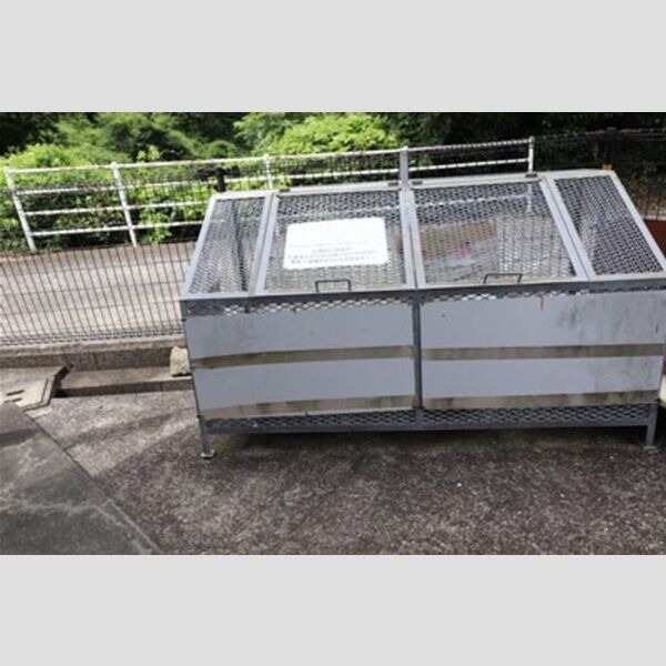 現地周辺 (ゴミ庫)