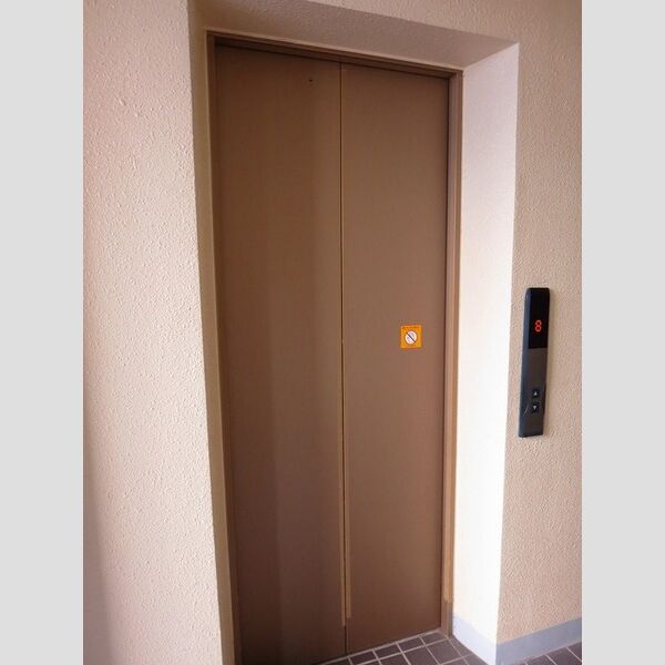 現地周辺 (エレベーター)