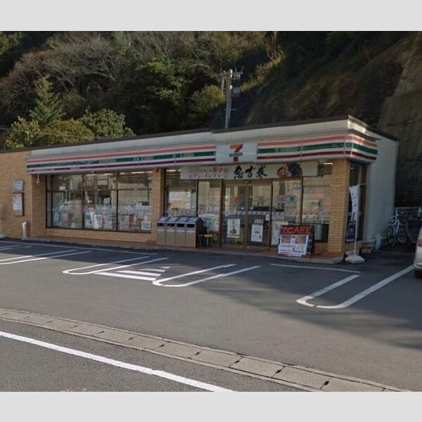 現地周辺 (セブン-イレブン佐世保日宇町店)