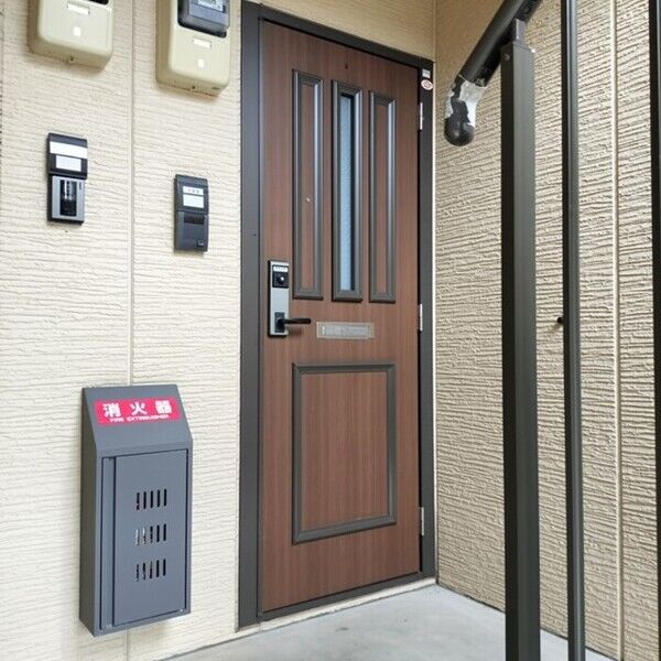 現地周辺 (外側玄関)