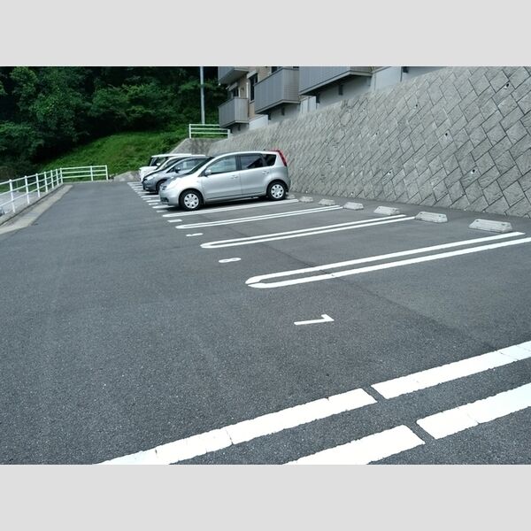 駐車場 (駐車場)