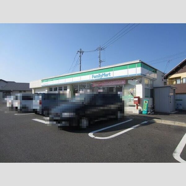 現地周辺 (ファミリーマート佐世保広田二丁目店　470m)