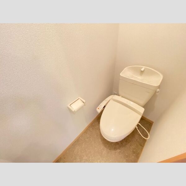 トイレ (トイレ)