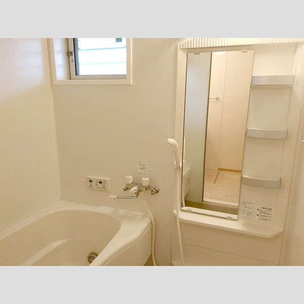 バス (201　浴室)