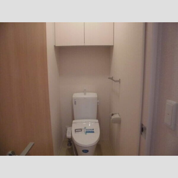 トイレ (温水洗浄暖房便座)