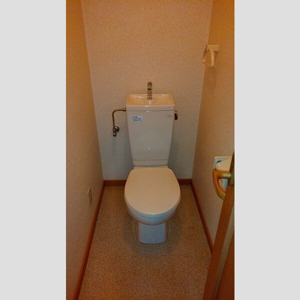 トイレ (トイレ)