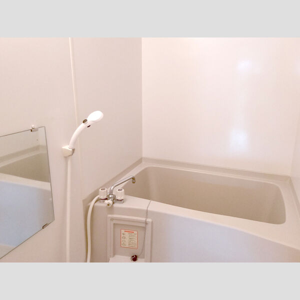 バス (201　浴室)