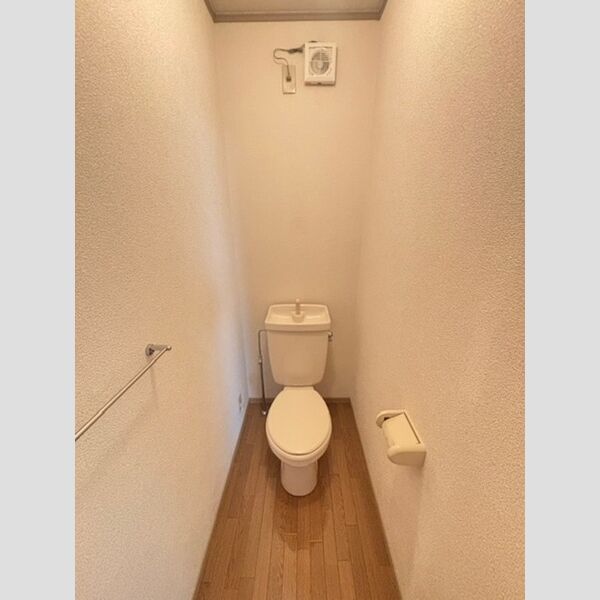 トイレ (トイレ)