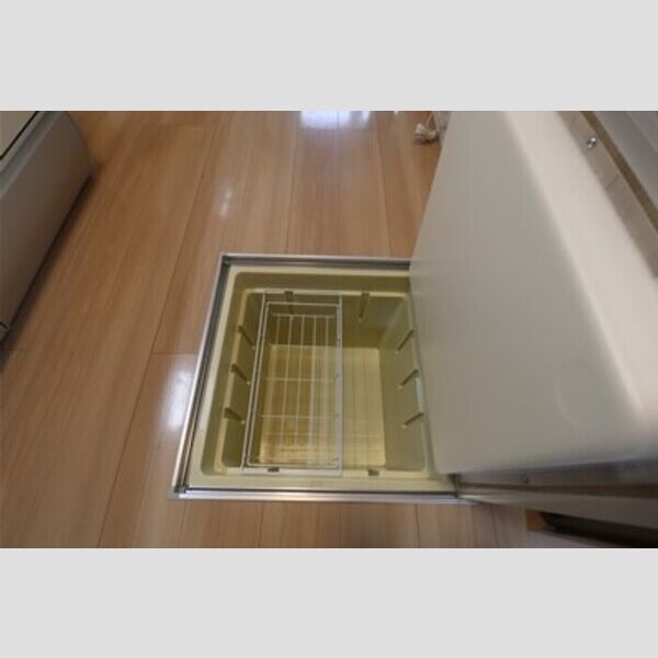 収納 (床下収納)