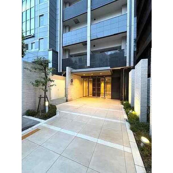 クリスタルグランツ谷町の外観2枚目