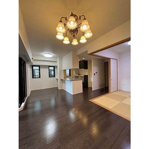 ライオンズ四条烏丸セントマークスの室内写真1枚目