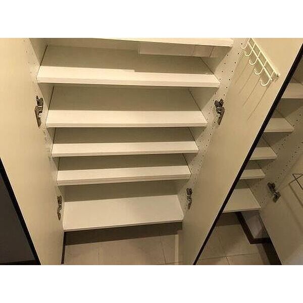 ライオンズ柏原駅前クラウンスクエアの室内写真6枚目