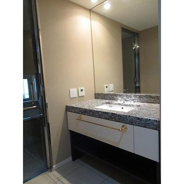 グランフロント大阪オーナーズタワーの室内写真4枚目