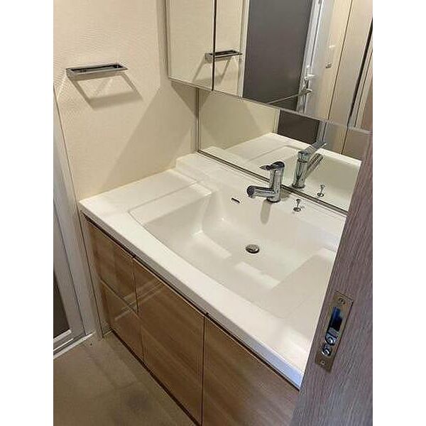 メイツブラン・ヴェリテ若江岩田の室内写真4枚目