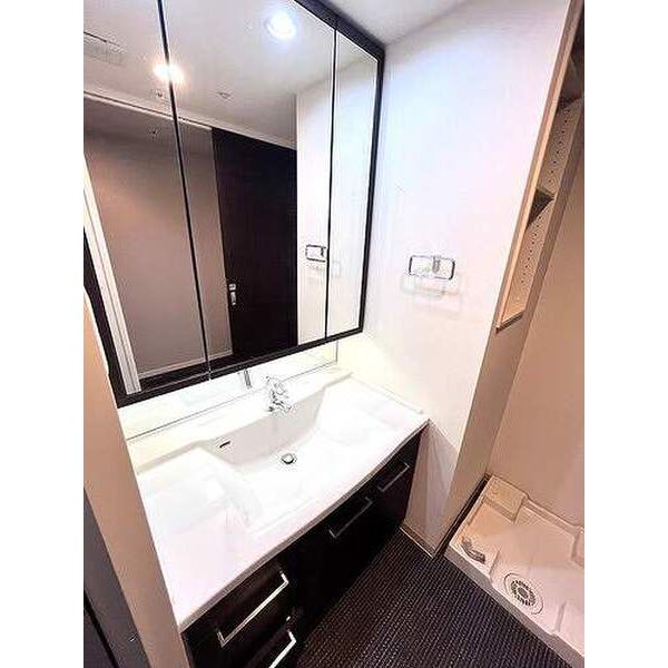 ジオ グランデ梅田の室内写真4枚目