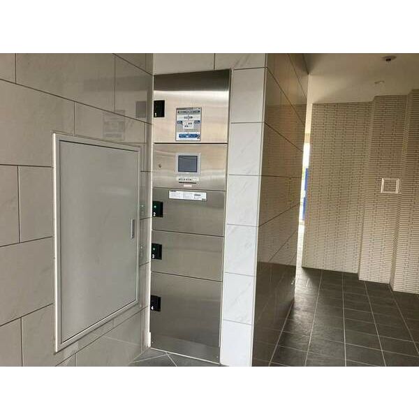 フォーリアライズ京橋の外観2枚目