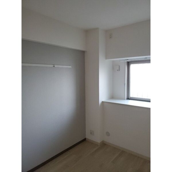 フォーリアライズ京橋の室内写真3枚目