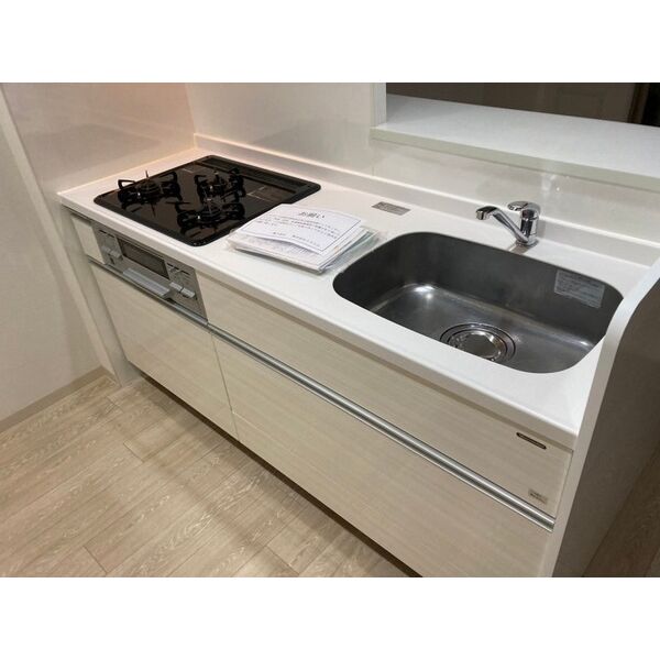 フォーリアライズ京橋の室内写真4枚目