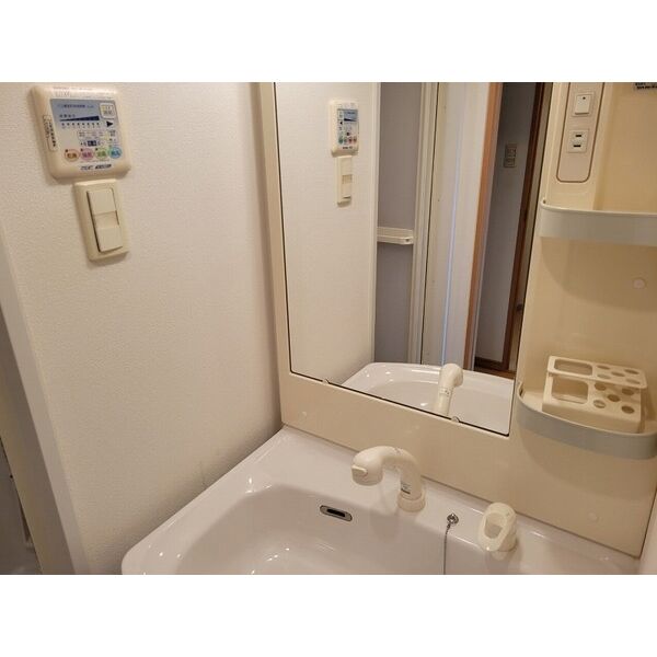 コスモプレミアムベイ大阪の室内写真5枚目