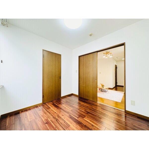 ロイヤルコート学園前 画像5