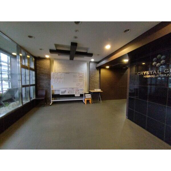 クリスタルグランツ西大路三条の外観2枚目