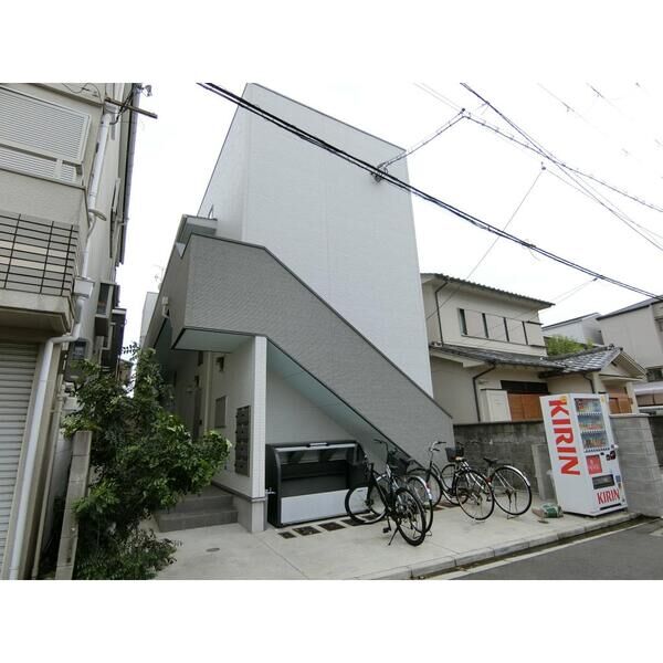 BUILDING