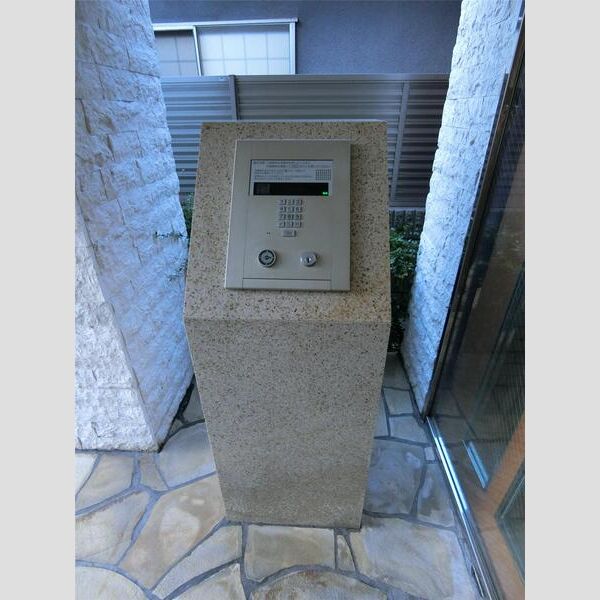 ヴィラルーチェの外観3枚目