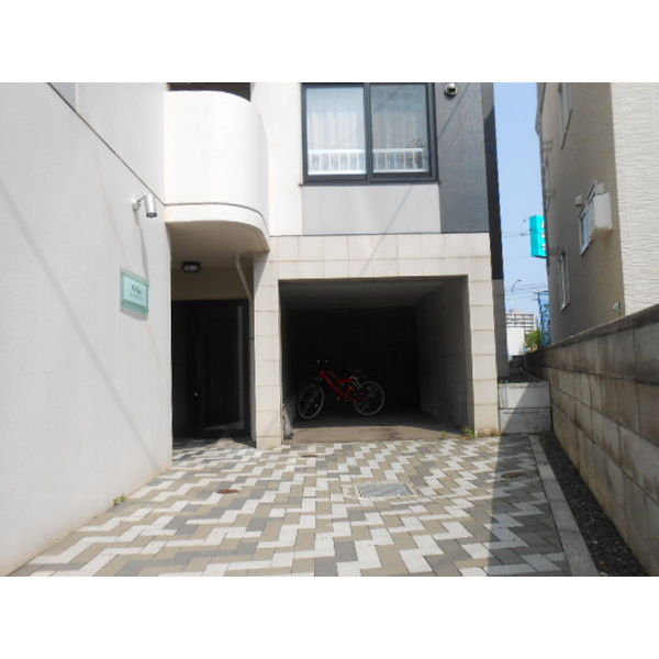 敷地内/建物
