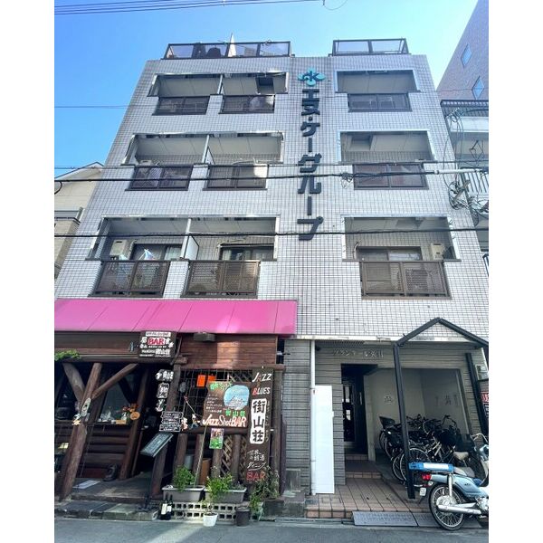 BUILDING