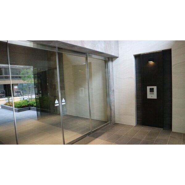 ファーストフィオーレ難波南パークサイドの外観2枚目