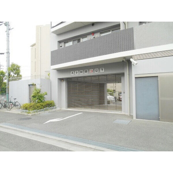 CRYSTAL SUITA TAKAHAMAの外観3枚目