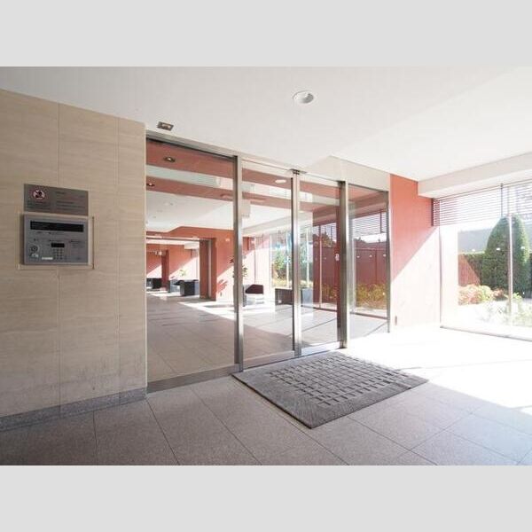 プラウド江坂の外観2枚目