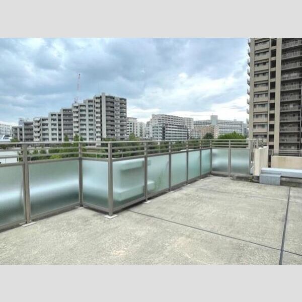 ジオ千里桃山台5番館棟の外観2枚目