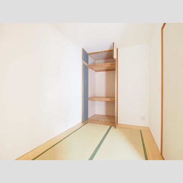 プレミスト日根野駅前ザ・フォルテージの室内写真1枚目