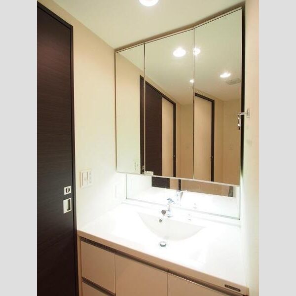 プレミスト日根野駅前ザ・フォルテージの室内写真9枚目