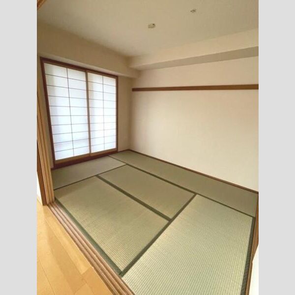 ジオ千里桃山台5番館棟の室内写真1枚目