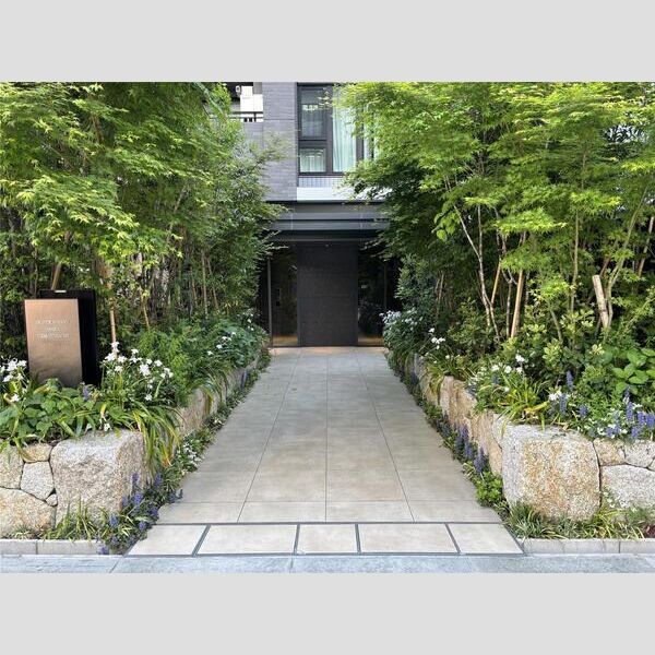 グランドメゾン大阪上本町の外観2枚目