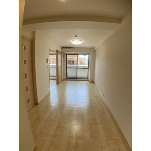 西舞子壱番館の室内写真3枚目