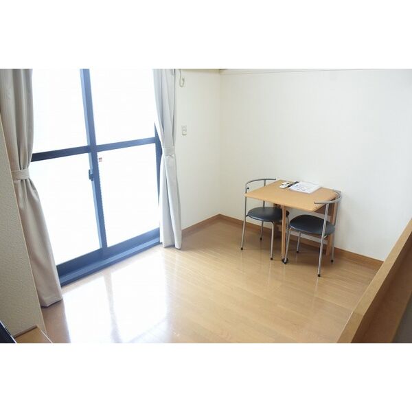 レオパレスIMAGOIIIの室内写真3枚目