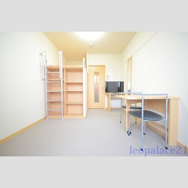 レオパレスクロスロード岸部の室内写真8枚目