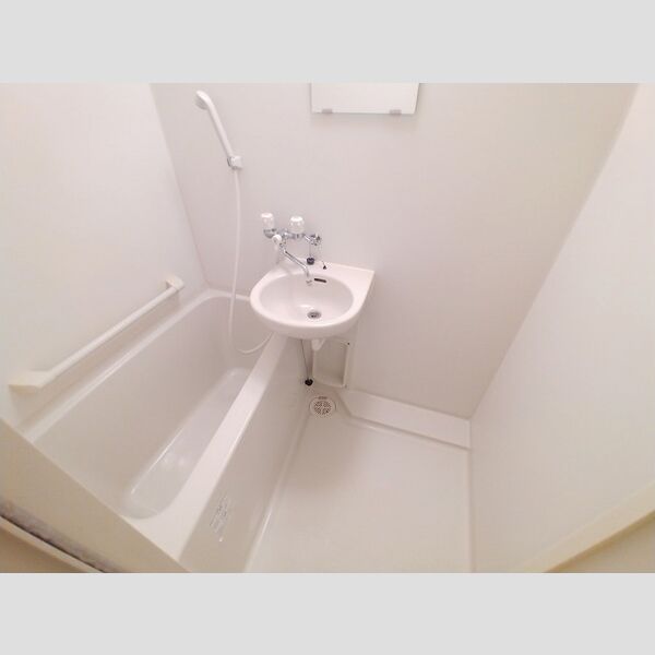 レオパレスイルクオーレの室内写真7枚目