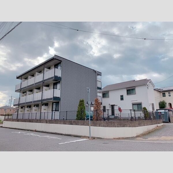 レオパレスシャンブル小林の外観2枚目