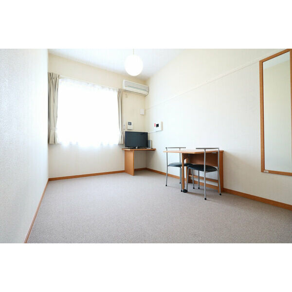 レオパレススプルース鳴尾の室内写真3枚目