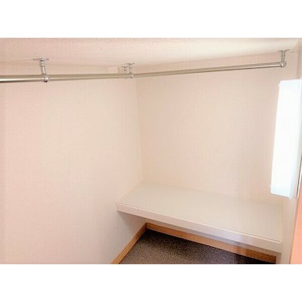 レオパレスシャンテ本町の室内写真6枚目