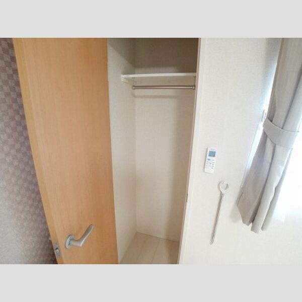 クレイノフローラ西長洲の室内写真7枚目