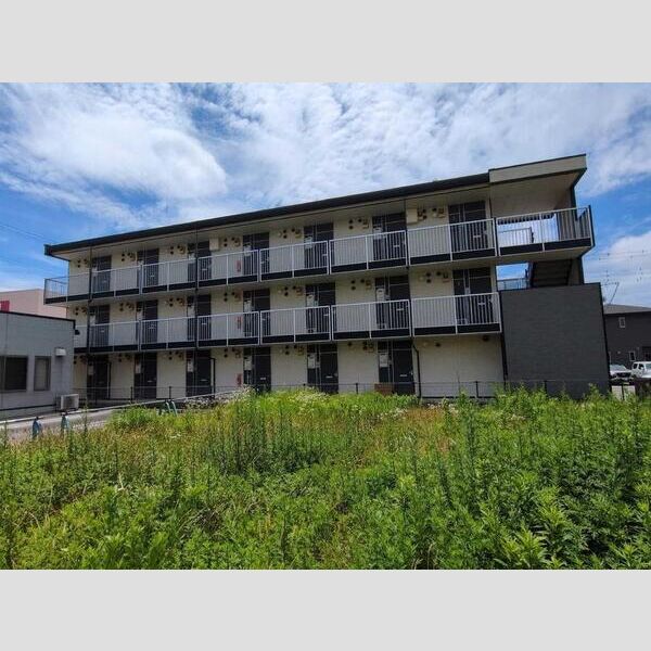 レオパレス阿保の外観2枚目