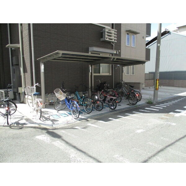 ヴィレッタ勝山南 住居の外観2枚目