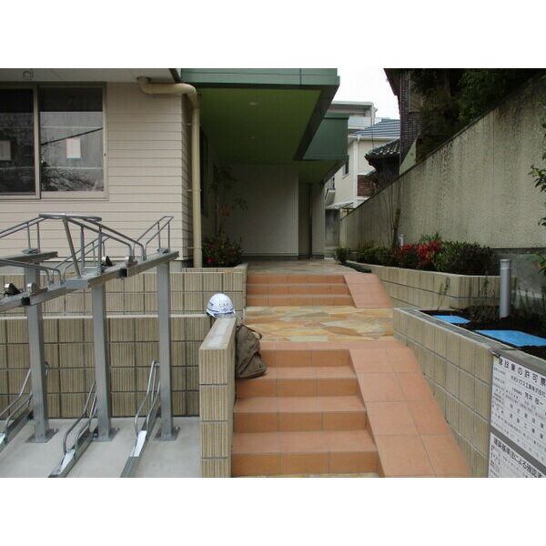 Lumbini桜塚の外観2枚目