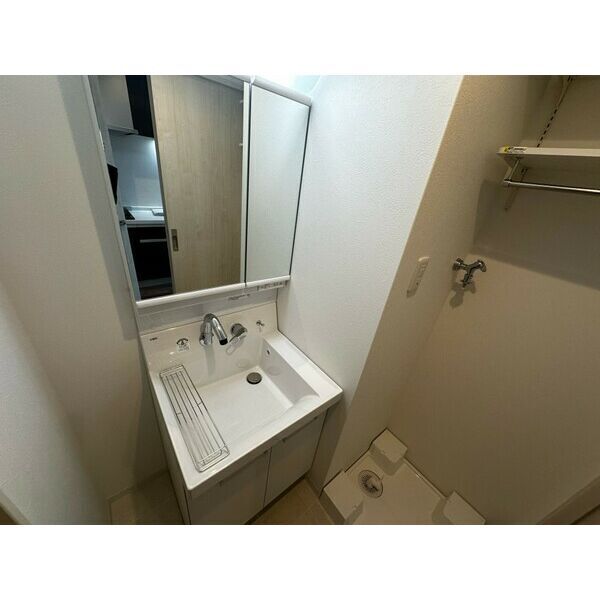 クレセント江坂の外観2枚目