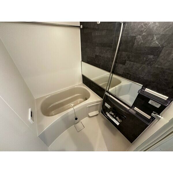 クレセント江坂の外観3枚目